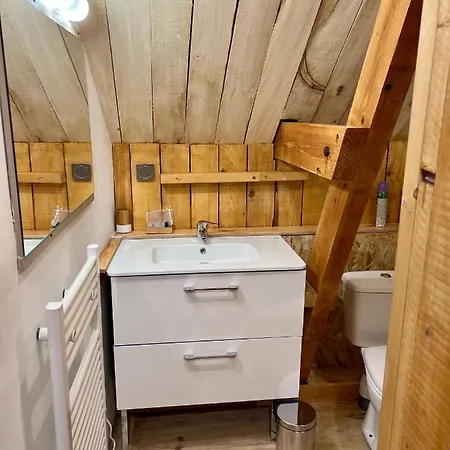 Holiday home De Montagne Les Sureaux