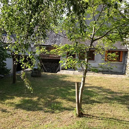 Holiday home De Montagne Les Sureaux Vielle-Louron
